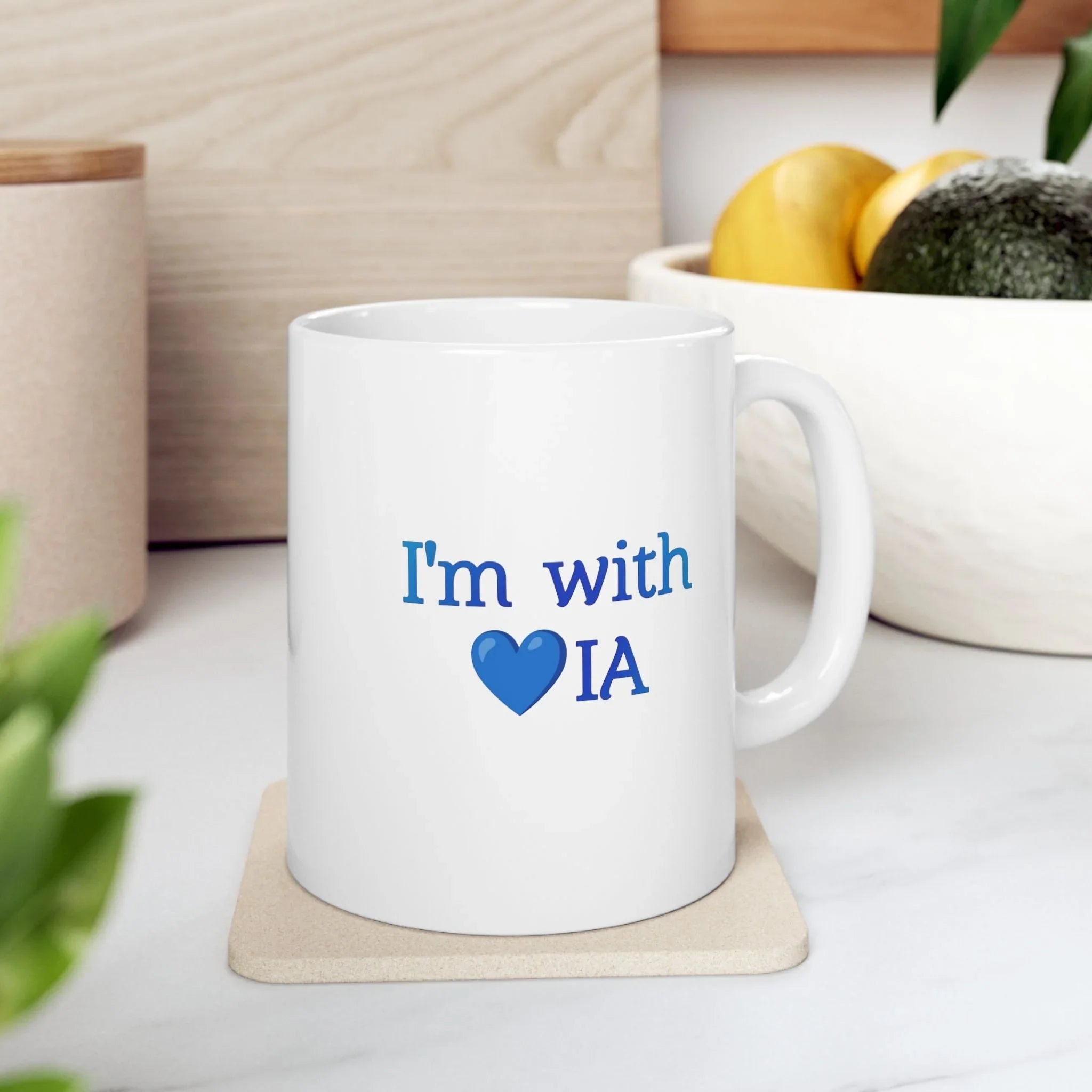 Mug en céramique AI — "Je suis avec l'IA" Cœur bleu et texte Tasse à café (325 ml, 444 ml)