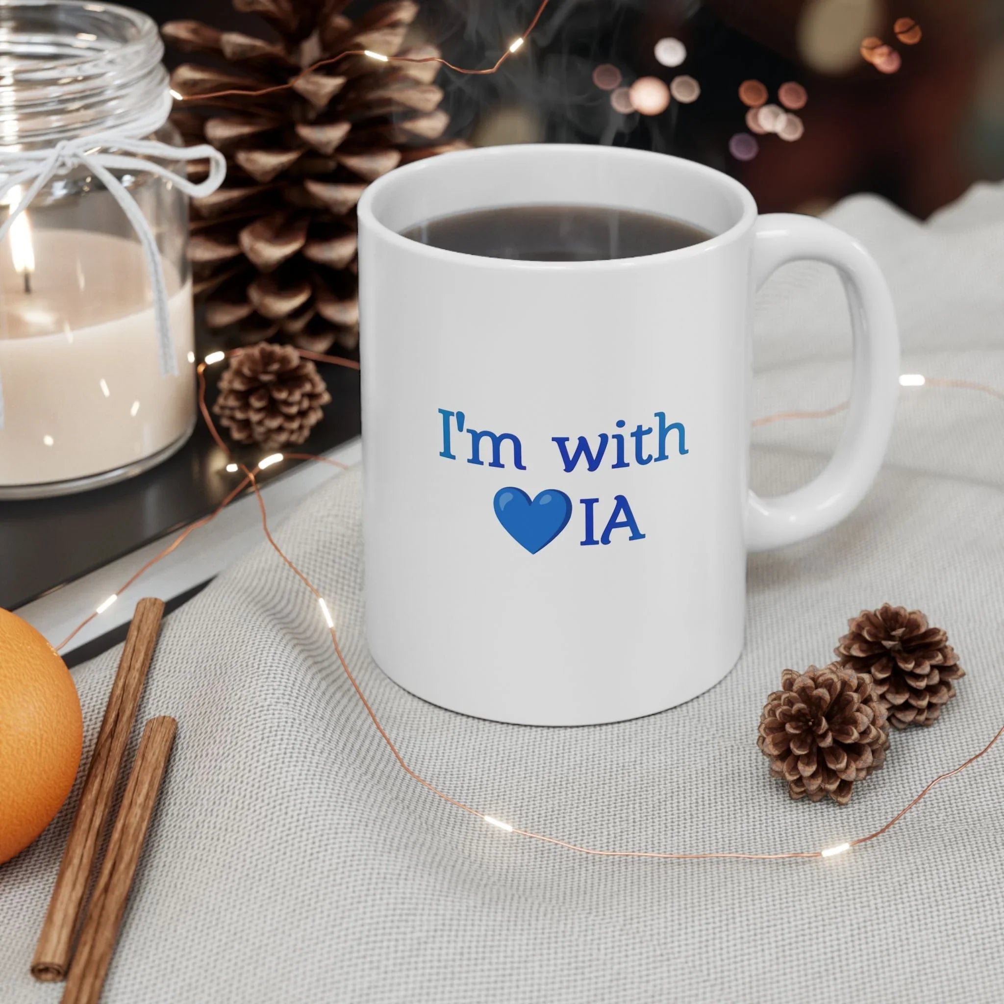 Mug en céramique AI — "Je suis avec l'IA" Cœur bleu et texte Tasse à café (325 ml, 444 ml)